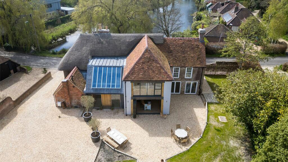 Alterations and extension to thatched cottage